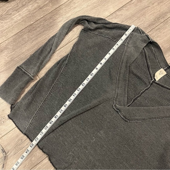 Free People Oversized Gray Long Sleeve - Picture 3 of 6